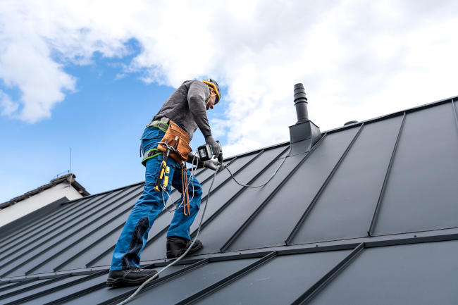 Commercial roofing membrane installation overview